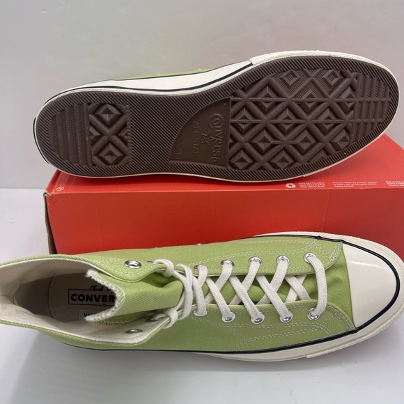 Converse Men’s A04585C CHUCK 70 HI
VITALITY GREEN/EGRET/BLCK High Tops Sneakers - Picture 5 of 16